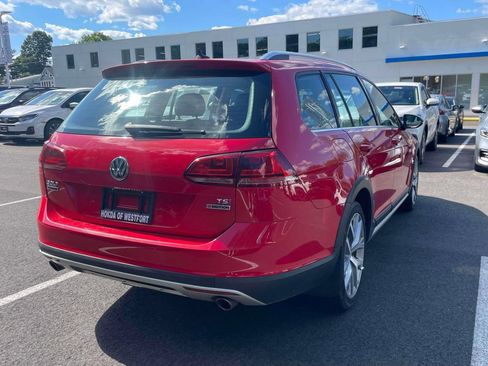 Used 2017 Volkswagen Golf Alltrack AWD/4WD image 5