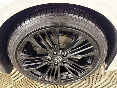 Used 2021 Honda Accord Touring image 14