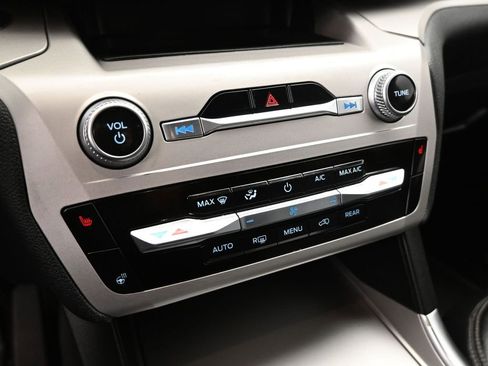 Certified 2021 Ford Explorer XLT image 16