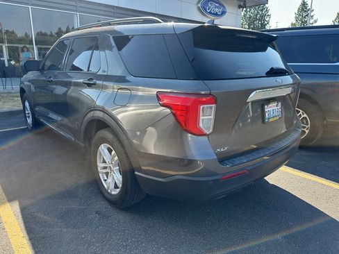 Used 2020 Ford Explorer XLT w/ Comfort Package AWD/4WD image 7