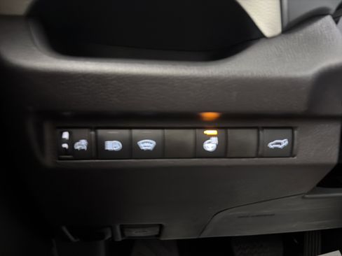 Used 2025 Toyota RAV4 XLE Premium image 34