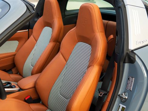 Used 2024 Porsche 911 Targa 4S image 3