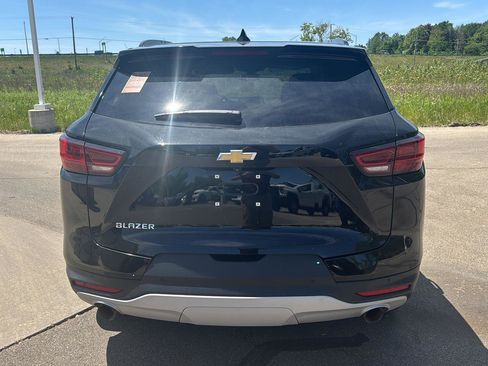 Used 2024 Chevrolet Blazer LT w/ Convenience Package FWD image 4