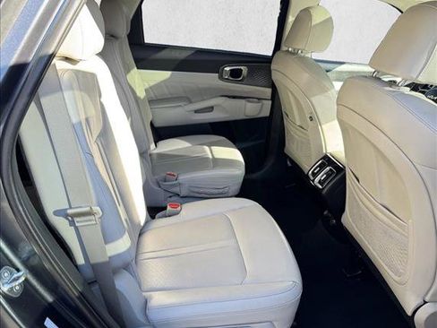 Used 2023 Kia Sorento SX image 19