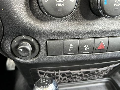 Used 2016 Jeep Wrangler Unlimited Sport w/ Quick Order Package 24S image 28