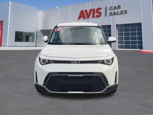 Used 2025 Kia Soul LX FWD image 2