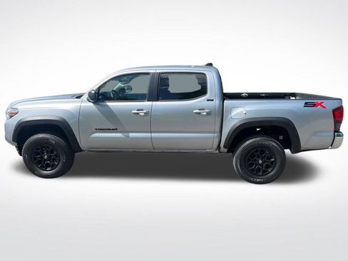 Used 2023 Toyota Tacoma SR5 RWD image 8
