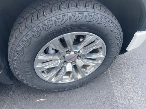 Used 2021 GMC Sierra 1500 Denali w/ Driver Alert Package II image 3