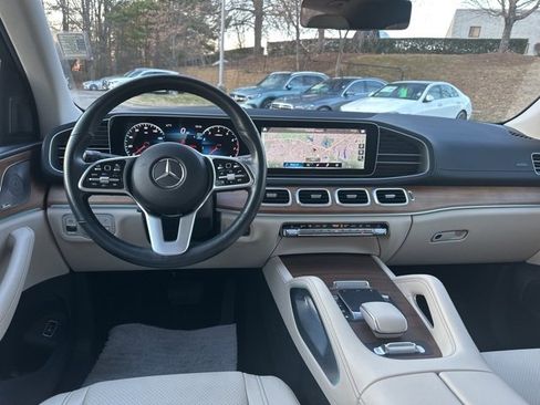 Certified 2022 Mercedes-Benz GLS 450 4MATIC image 11