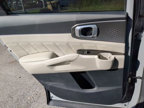 Used 2023 Kia Sorento SX image 17