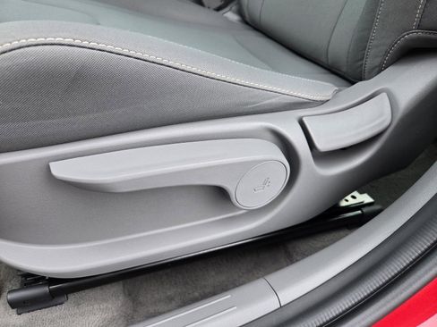 Used 2024 Hyundai Elantra Blue image 23