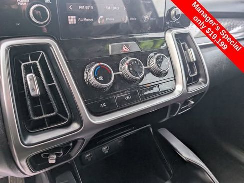 Used 2023 Kia Sorento LX image 21