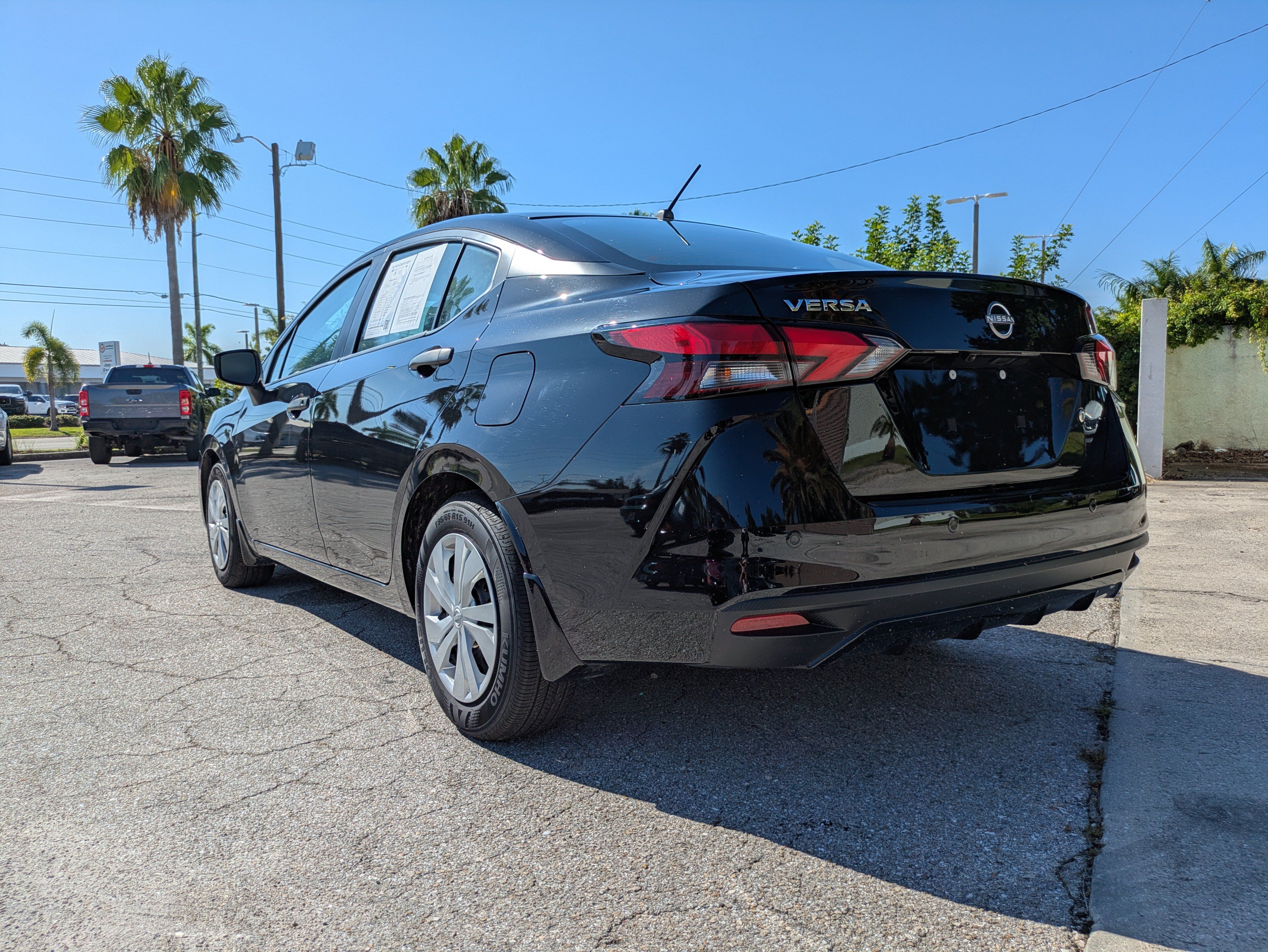 Used 2025 Nissan Versa S w/ Trunk Package FWD image 6