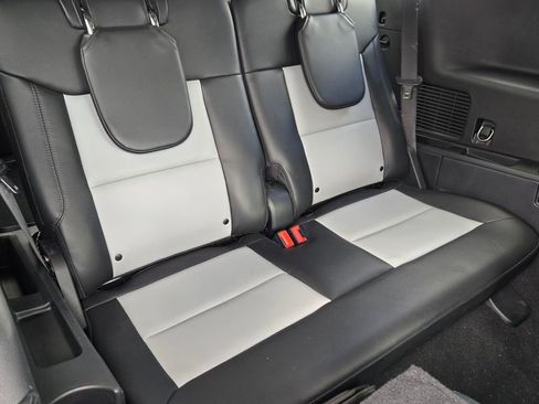 Used 2022 Ford Explorer XLT w/ Equipment Group 202A image 18