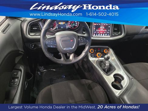 Used 2016 Dodge Challenger R/T RWD image 11