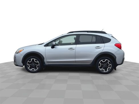 Used 2017 Subaru Crosstrek 2.0i Premium w/ Moonroof Package image 5