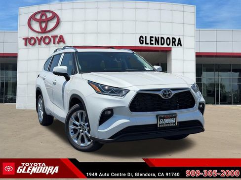 New 2026 Toyota Highlander Limited AWD/4WD image 2