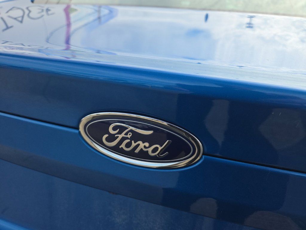 Used 2020 Ford Fusion SE FWD image 8