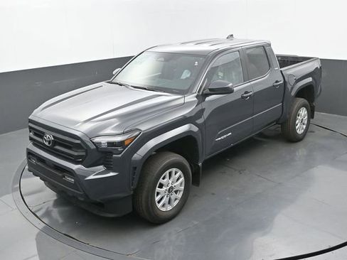Used 2026 Toyota Tacoma SR5 RWD image 16
