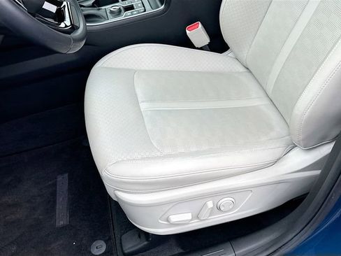 Used 2025 Kia Sorento S image 21