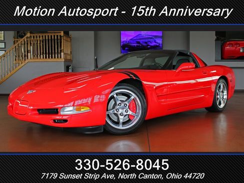 Used 2003 Chevrolet Corvette Coupe w/ Preferred Equipment Group RWD image 1