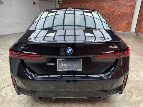 Certified 2026 BMW 540i xDrive w/ M Sport Package AWD/4WD image 4