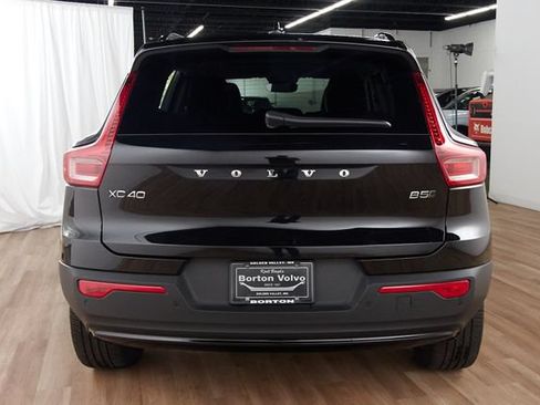 Certified 2026 Volvo XC40 B5 Plus AWD/4WD image 4