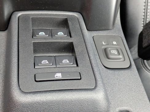 New 2025 Ford Bronco Badlands image 24