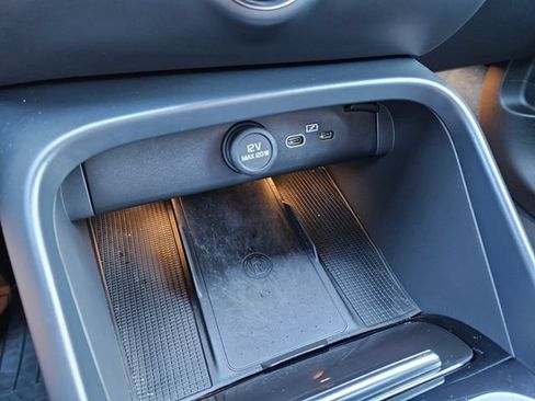 Certified 2023 Volvo C40 P8 Recharge Ultimate w/ Protection Package Premier AWD/4WD image 26