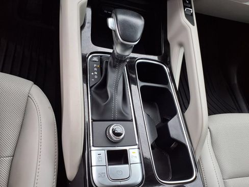 Used 2025 Kia Telluride S FWD image 19