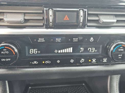 Used 2023 Nissan Pathfinder SL image 17