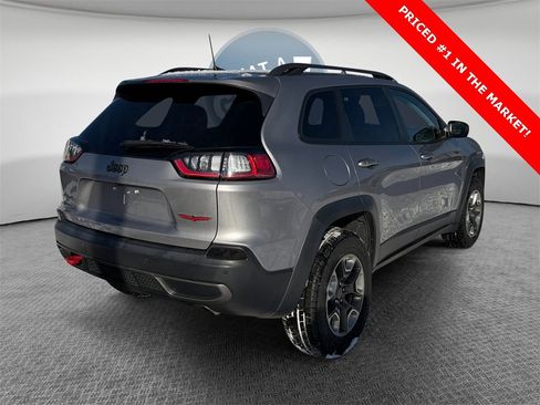 Used 2019 Jeep Cherokee Trailhawk image 3