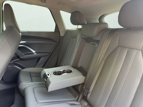 Certified 2025 Audi Q5 Premium Plus w/ Premium Plus AWD/4WD image 51