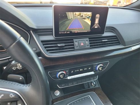 Used 2018 Audi Q5 2.0T Premium image 24