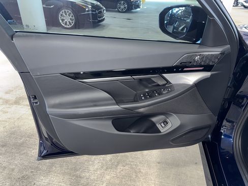 Certified 2024 BMW 530i 530i w/ Executive Package image 17