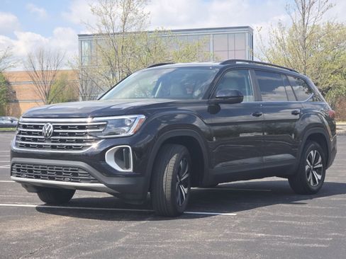 Used 2025 Volkswagen Atlas SE image 15