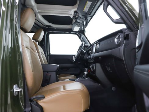 Used 2022 Jeep Wrangler Unlimited Sahara w/ Cold Weather Group image 11