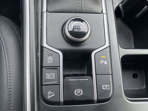 Used 2024 Kia Sorento S image 31