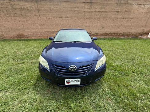 Used 2009 Toyota Camry LE FWD image 5