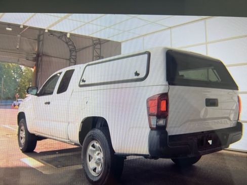 Used 2020 Toyota Tacoma SR RWD image 4