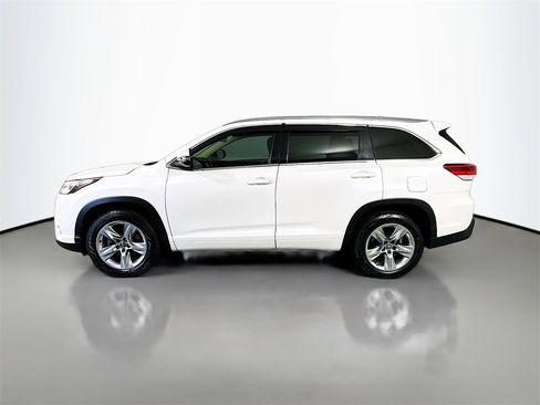 Used 2017 Toyota Highlander Limited image 4