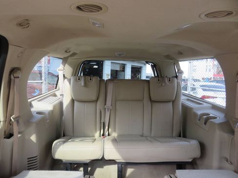 Used 2014 Ford Expedition EL XLT w/ Equipment Group 202A AWD/4WD image 23