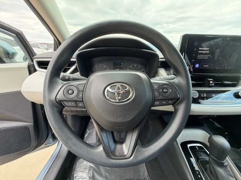 Used 2023 Toyota Corolla LE w/ LE Convenience Package FWD image 19