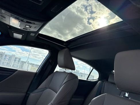 Certified 2023 Lexus ES 350 w/ Premium Package FWD image 22