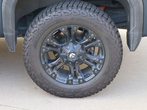 Used 2021 GMC Sierra 2500 AT4 w/ AT4 Premium Plus Package AWD/4WD image 30