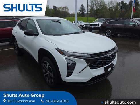 Used 2024 Chevrolet Trax RS w/ Driver Confidence Package FWD image 1