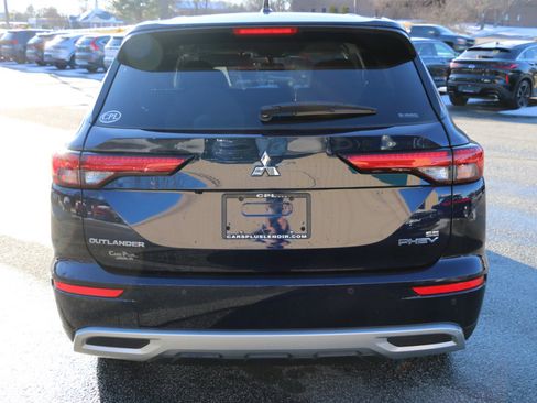 Used 2023 Mitsubishi Outlander SE image 4