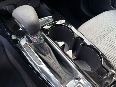 Used 2025 Chevrolet Trax LT image 35