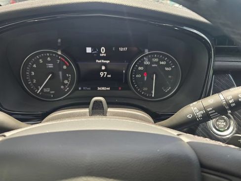 Used 2024 Cadillac XT6 Premium Luxury w/ Technology Package FWD image 27