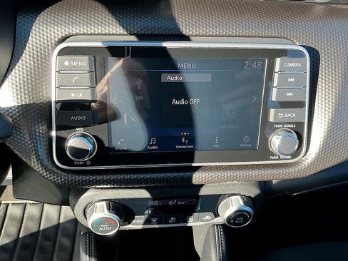 Used 2020 Nissan Kicks SV image 15